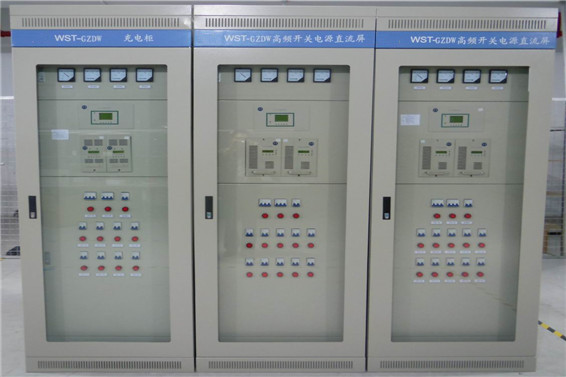 直流屏、微機(jī)保護(hù)測控裝置(圖1)